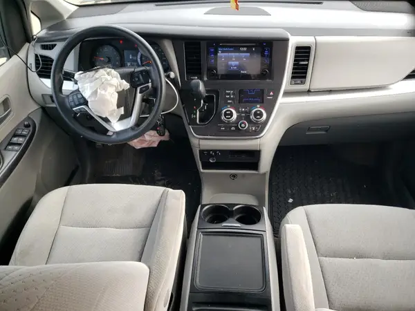 5TDKK3DC7GS712022 2016 TOYOTA SIENNA - Image 8