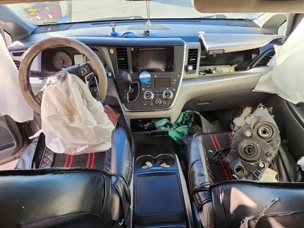 5TDKK3DC7GS714448 2016 TOYOTA SIENNA - Image 8