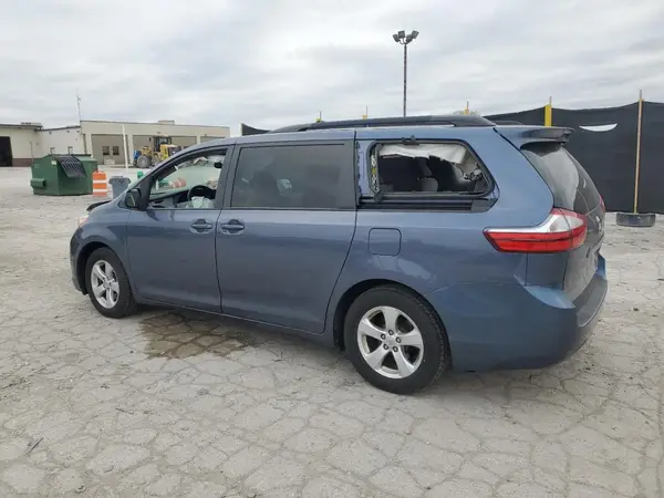 5TDKK3DC7GS723439 2016 TOYOTA SIENNA - Image 2