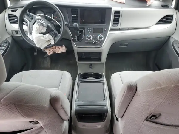 5TDKK3DC7GS723439 2016 TOYOTA SIENNA - Image 8
