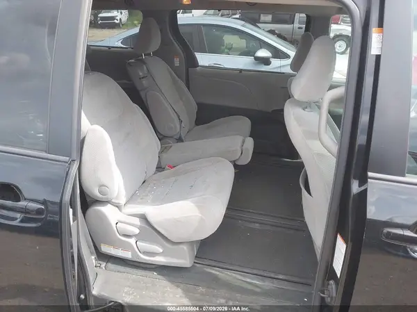 5TDKK3DC7GS724459 2016 TOYOTA SIENNA - Image 8