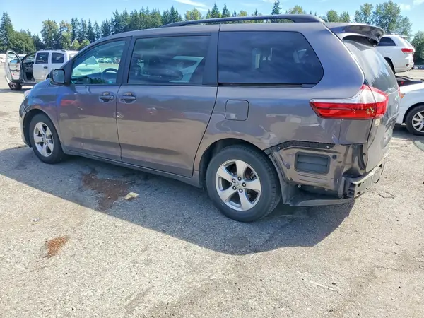 5TDKK3DC7GS724462 2016 TOYOTA SIENNA - Image 2
