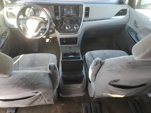 5TDKK3DC7GS727393 2016 TOYOTA SIENNA - Image 8
