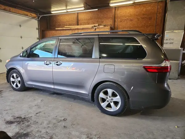 5TDKK3DC7GS727538 2016 TOYOTA SIENNA - Image 2