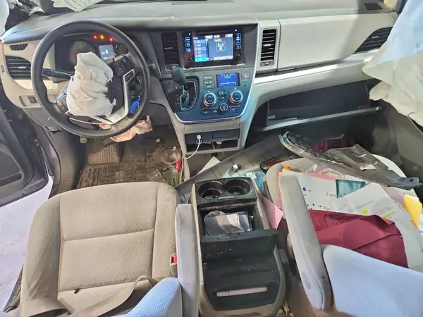 5TDKK3DC7GS727538 2016 TOYOTA SIENNA - Image 8
