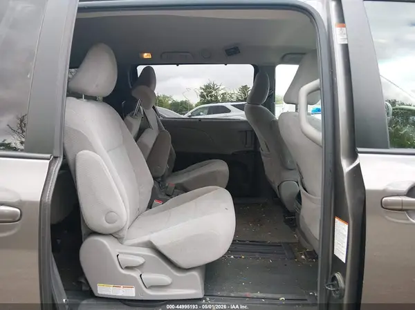 5TDKK3DC7GS729435 2016 TOYOTA SIENNA - Image 8