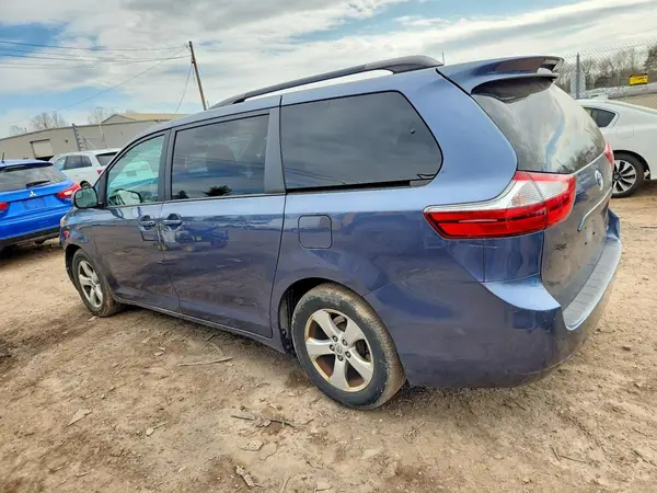 5TDKK3DC7GS730889 2016 TOYOTA SIENNA - Image 2