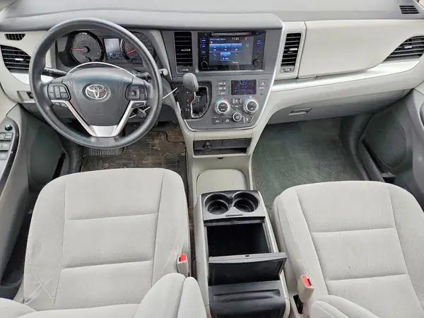 5TDKK3DC7GS730889 2016 TOYOTA SIENNA - Image 8