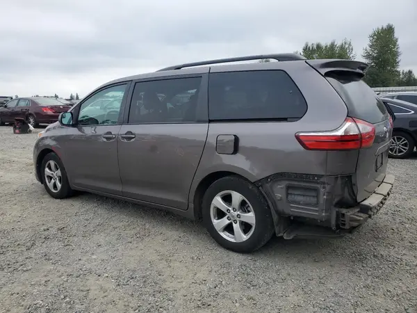 5TDKK3DC7GS740127 2016 TOYOTA SIENNA - Image 2