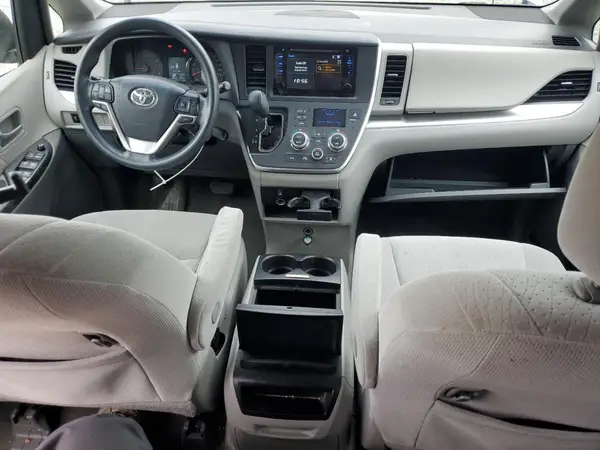 5TDKK3DC7GS740127 2016 TOYOTA SIENNA - Image 8