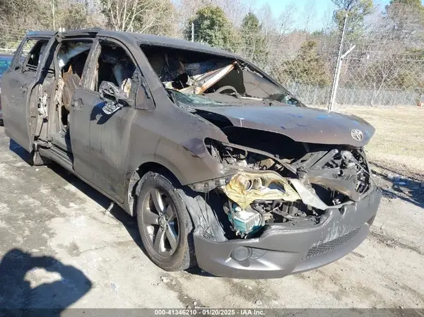 5TDKK3DC7GS740872 2016 TOYOTA SIENNA - Image 1