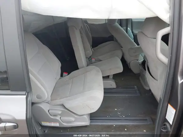 5TDKK3DC7GS747482 2016 TOYOTA SIENNA - Image 8