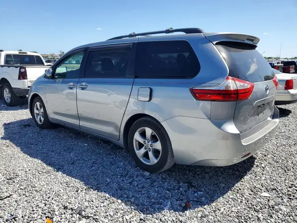 5TDKK3DC7GS756957 2016 TOYOTA SIENNA - Image 2