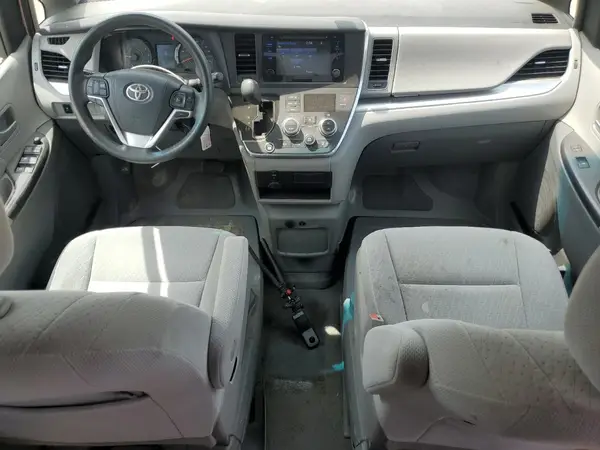 5TDKK3DC7GS763990 2016 TOYOTA SIENNA - Image 8