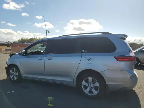 5TDKK3DC8GS691553 2016 TOYOTA SIENNA - Image 2
