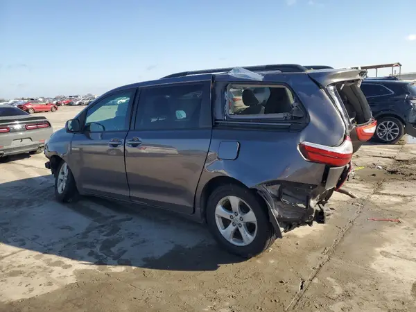 5TDKK3DC8GS693495 2016 TOYOTA SIENNA - Image 2