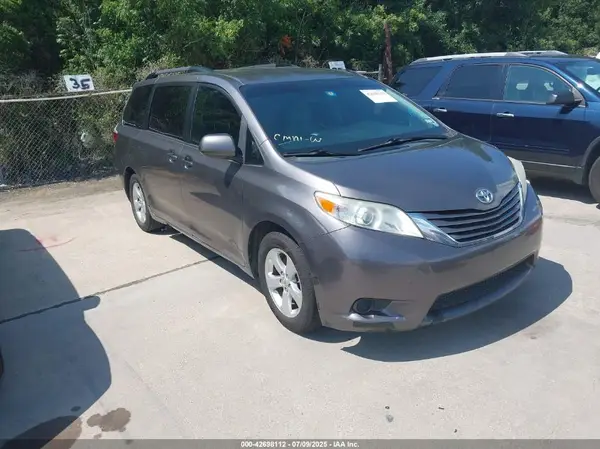 5TDKK3DC8GS694887 2016 TOYOTA SIENNA - Image 1