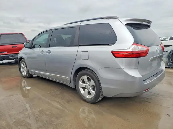 5TDKK3DC8GS702731 2016 TOYOTA SIENNA - Image 2
