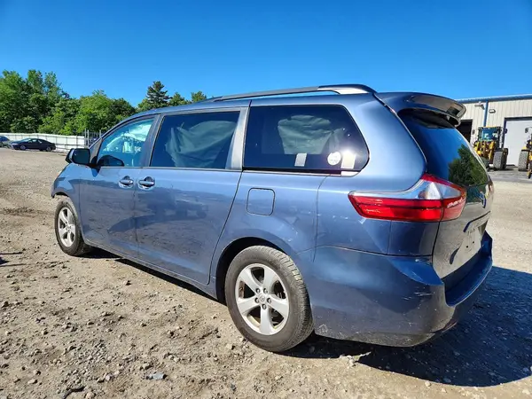 5TDKK3DC8GS714250 2016 TOYOTA SIENNA - Image 2