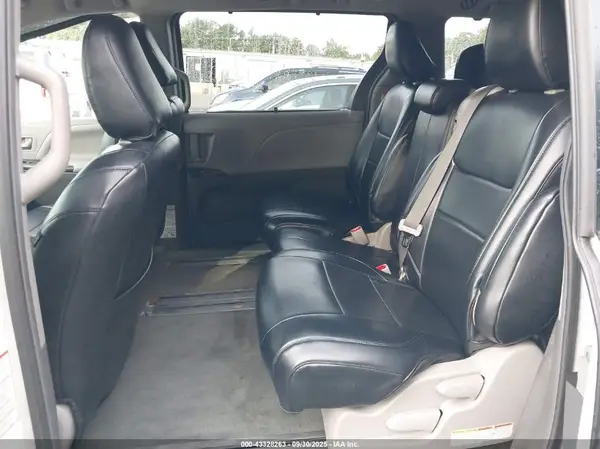 5TDKK3DC8GS716418 2016 TOYOTA SIENNA - Image 8
