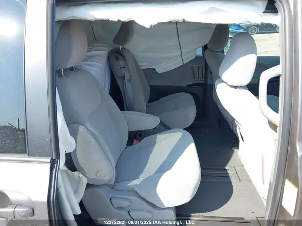5TDKK3DC8GS723093 2016 TOYOTA SIENNA - Image 8