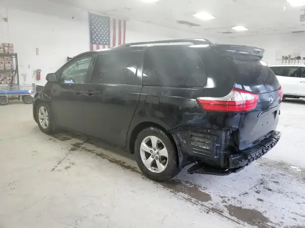 5TDKK3DC8GS727855 2016 TOYOTA SIENNA - Image 2