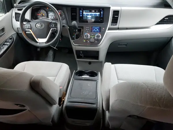 5TDKK3DC8GS727855 2016 TOYOTA SIENNA - Image 8