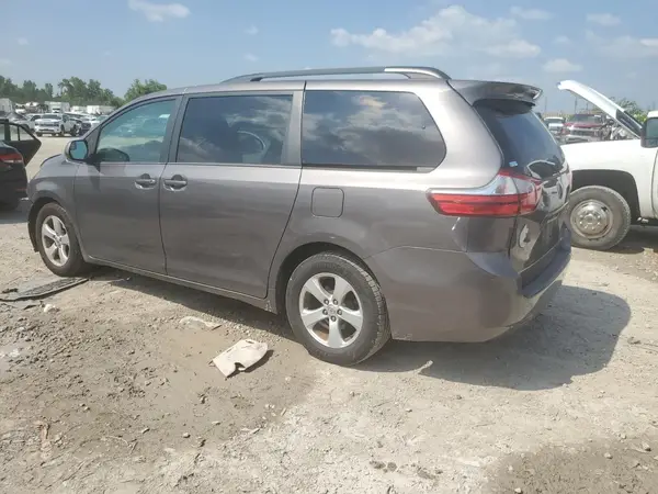 5TDKK3DC8GS729346 2016 TOYOTA SIENNA - Image 2