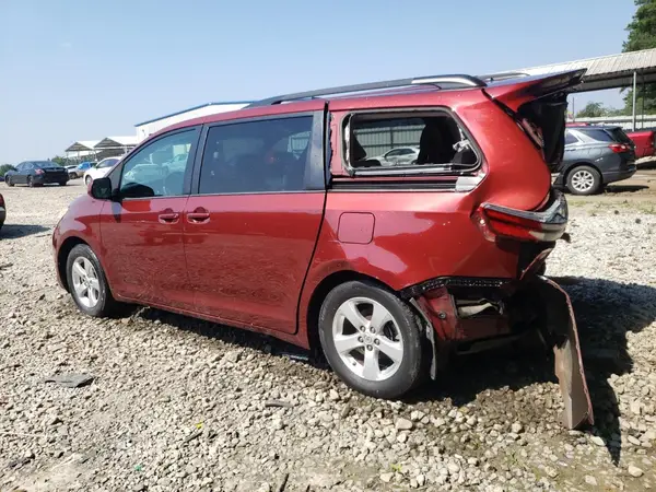 5TDKK3DC8GS730058 2016 TOYOTA SIENNA - Image 2