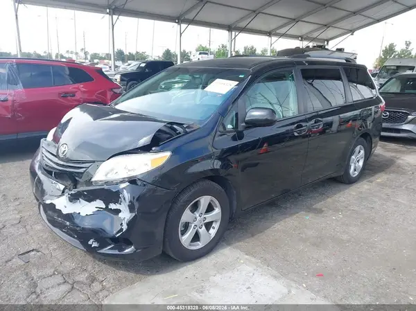 5TDKK3DC8GS730531 2016 TOYOTA SIENNA - Image 2