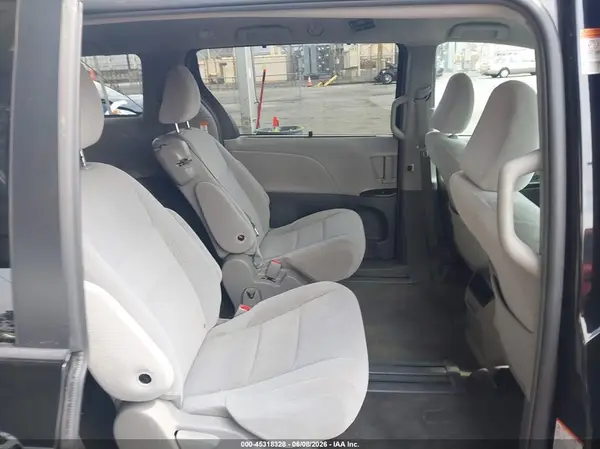 5TDKK3DC8GS730531 2016 TOYOTA SIENNA - Image 8