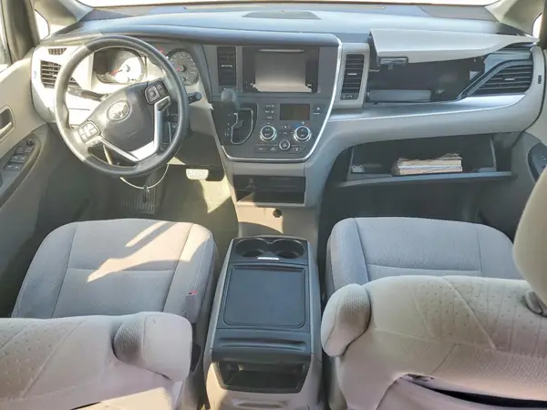 5TDKK3DC8GS735650 2016 TOYOTA SIENNA - Image 8