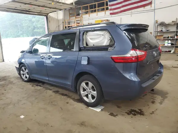 5TDKK3DC8GS736751 2016 TOYOTA SIENNA - Image 2