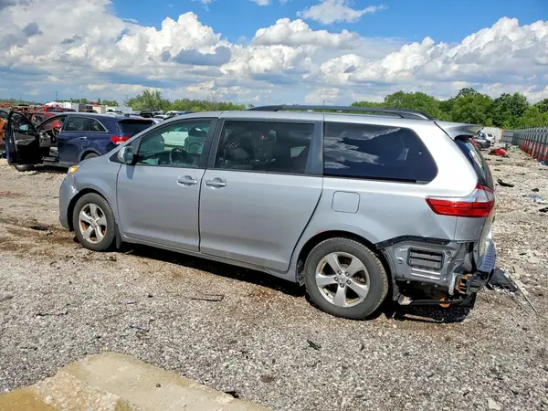 5TDKK3DC8GS745367 2016 TOYOTA SIENNA - Image 2
