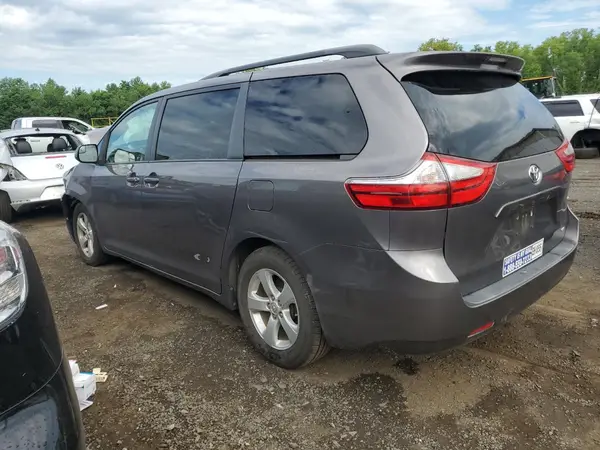 5TDKK3DC8GS747927 2016 TOYOTA SIENNA - Image 2