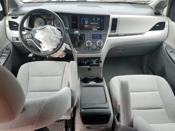 5TDKK3DC8GS747927 2016 TOYOTA SIENNA - Image 8