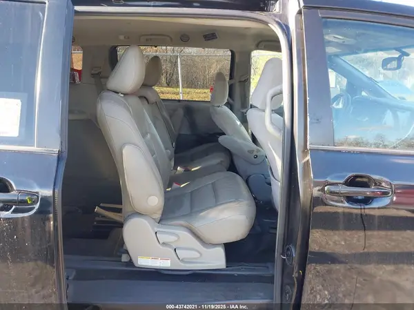 5TDKK3DC8GS761407 2016 TOYOTA SIENNA - Image 8