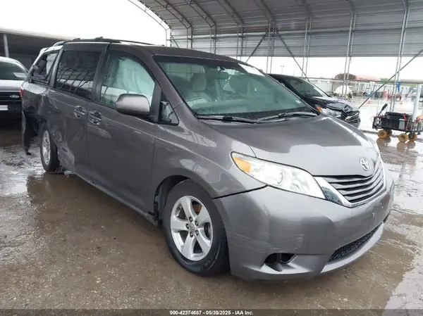 5TDKK3DC9GS694686 2016 TOYOTA SIENNA - Image 1