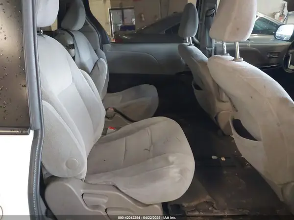 5TDKK3DC9GS699659 2016 TOYOTA SIENNA - Image 8