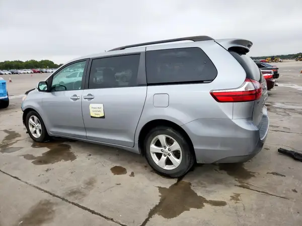 5TDKK3DC9GS700907 2016 TOYOTA SIENNA - Image 2