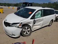 5TDKK3DC9GS708215 2016 TOYOTA SIENNA
