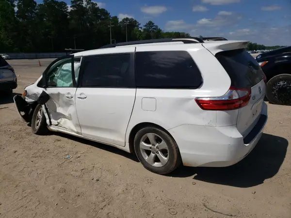 5TDKK3DC9GS708215 2016 TOYOTA SIENNA - Image 2