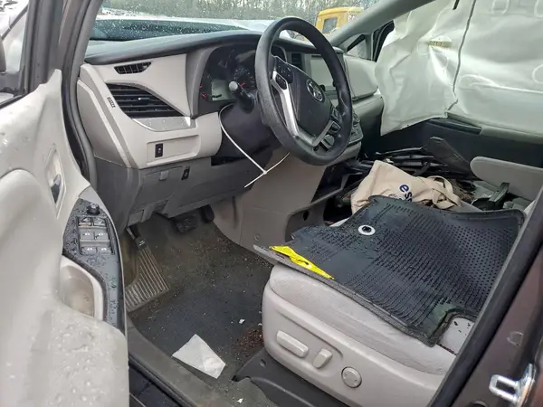 5TDKK3DC9GS710420 2016 TOYOTA SIENNA - Image 8
