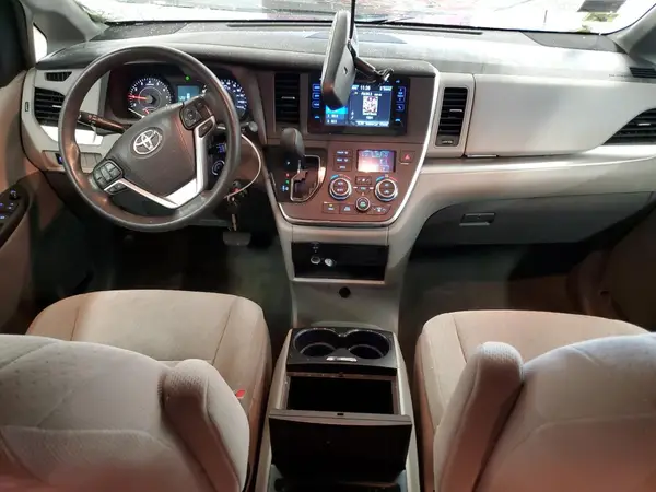 5TDKK3DC9GS713883 2016 TOYOTA SIENNA - Image 8