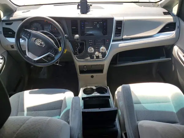 5TDKK3DC9GS714581 2016 TOYOTA SIENNA - Image 8