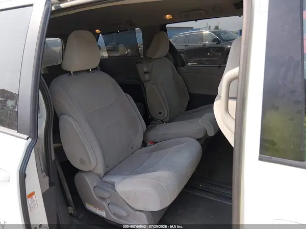 5TDKK3DC9GS719845 2016 TOYOTA SIENNA - Image 8
