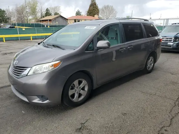 5TDKK3DC9GS721255 2016 TOYOTA SIENNA - Image 1