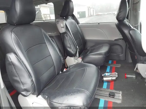 5TDKK3DC9GS722017 2016 TOYOTA SIENNA - Image 8