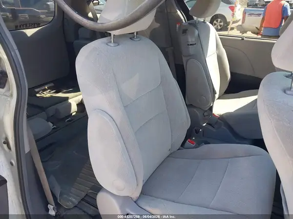 5TDKK3DC9GS722339 2016 TOYOTA SIENNA - Image 8