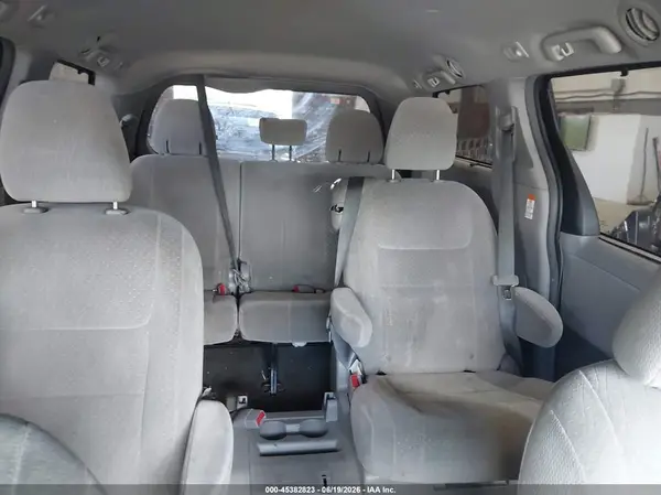 5TDKK3DC9GS724608 2016 TOYOTA SIENNA - Image 8